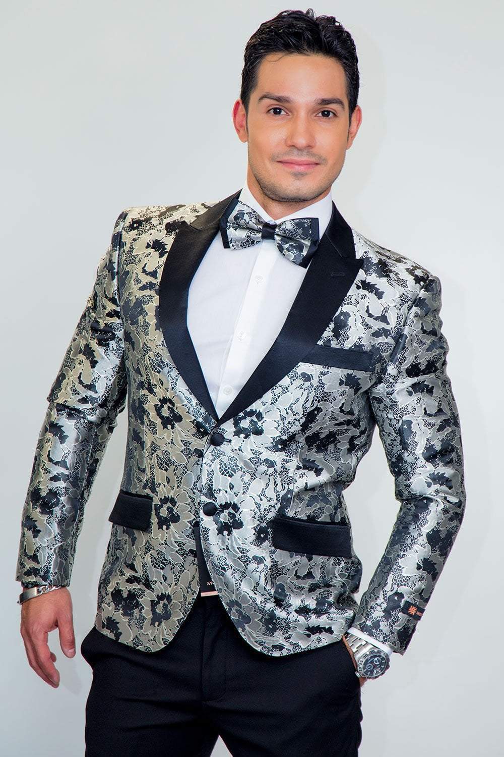 "Amsterdam" Tuxedo Jacket Peak - The Savvy ShopperThe Savvy ShopperTux - USATuxedos"Amsterdam" Tuxedo Jacket Peak