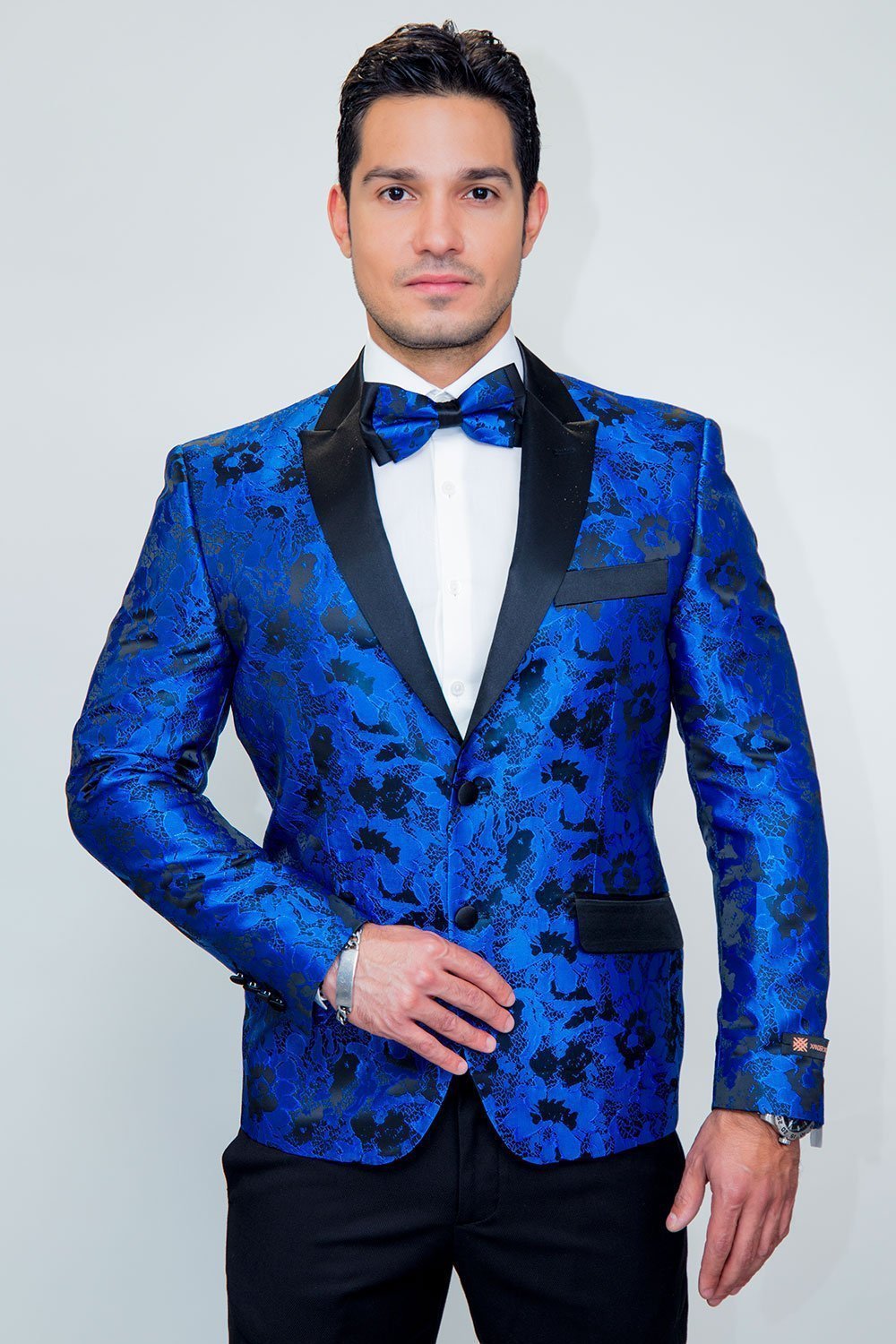 "Amsterdam" Tuxedo Jacket Peak - The Savvy ShopperThe Savvy ShopperTux - USATuxedos"Amsterdam" Tuxedo Jacket Peak